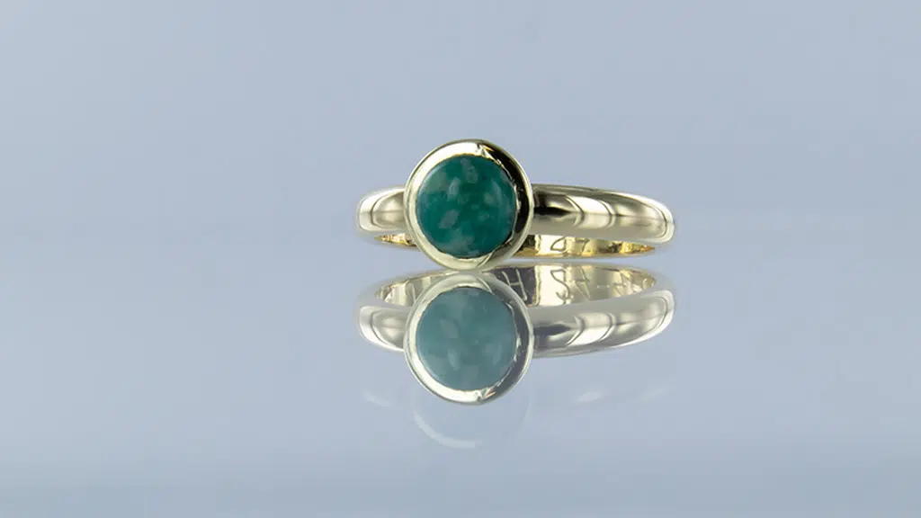Geelgoud_ring_met-turqiouse-steen_1.jpg