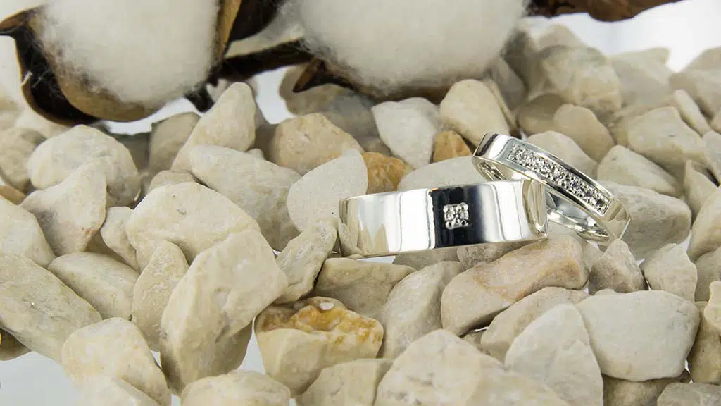 trouwringen-met-zirkonia_zilver_5.jpg